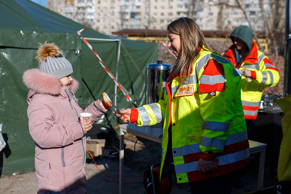 ASB-Präsidentin Katarina Barley und ASB-Bundesvorsitzender Knut Fleckenstein besuchen Hilfsprojekte in Kiew: Arbeiter-Samariter-Bund verstärkt Hilfe für Menschen in der Ukraine 
