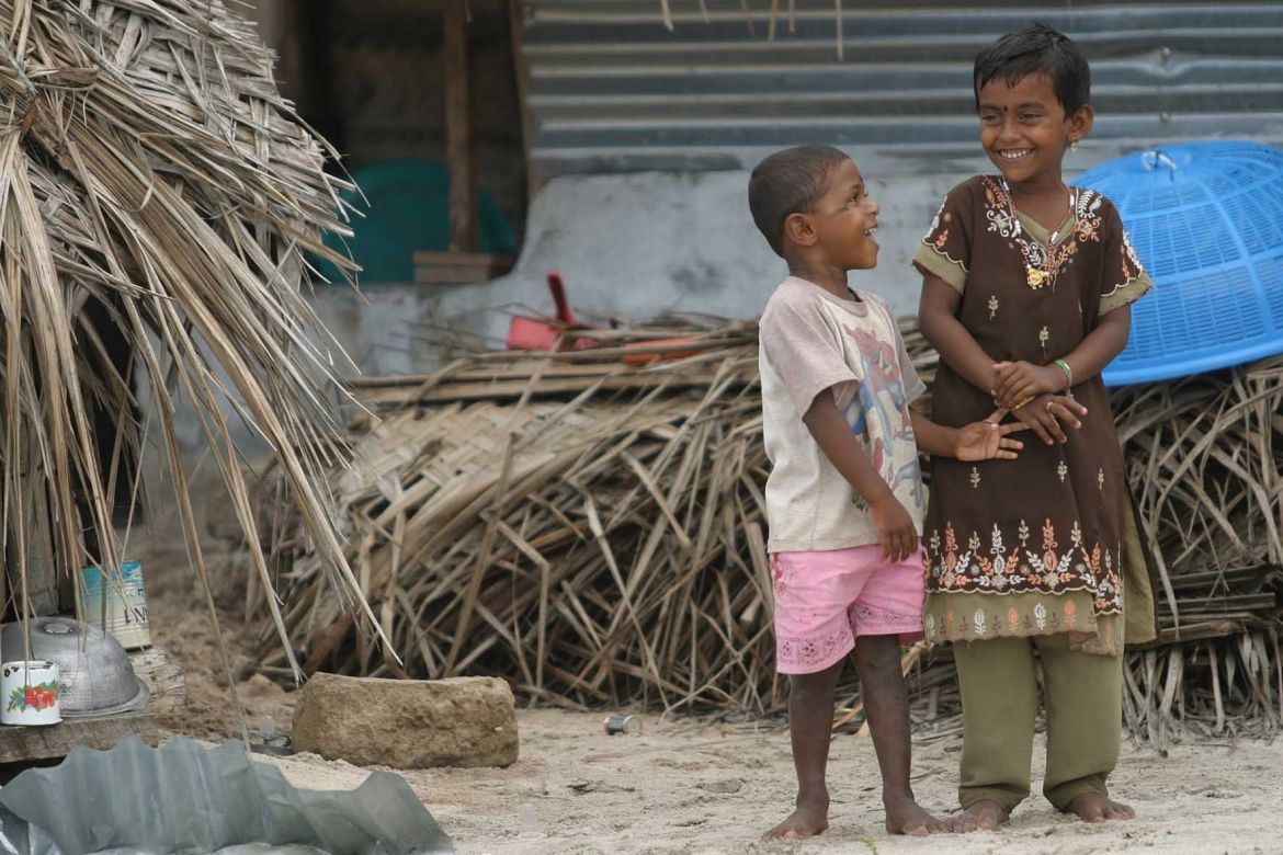 tsunami-sri-lanka-wiederaufbau-lachende-kinder